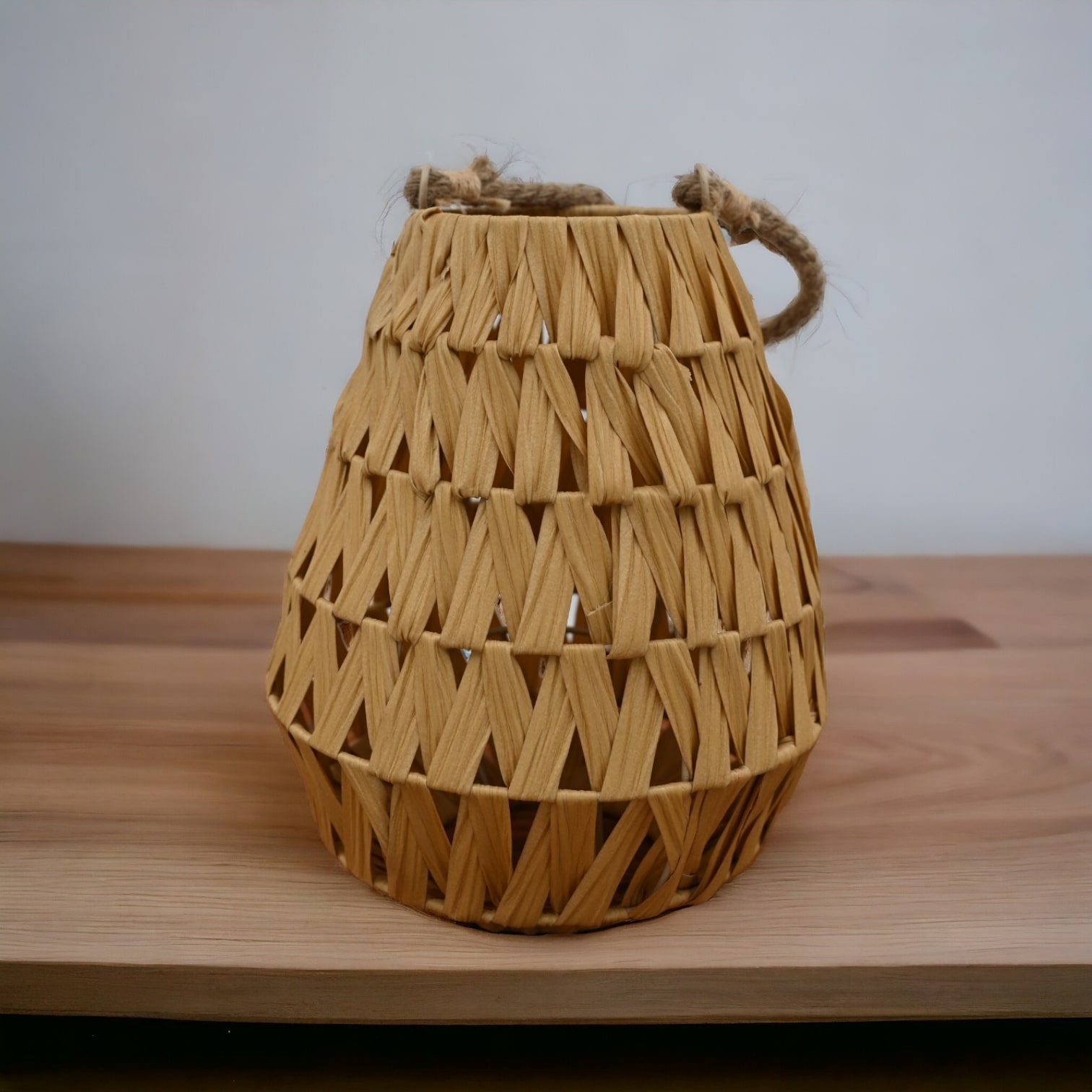 Woven lamp, outdoor lamp