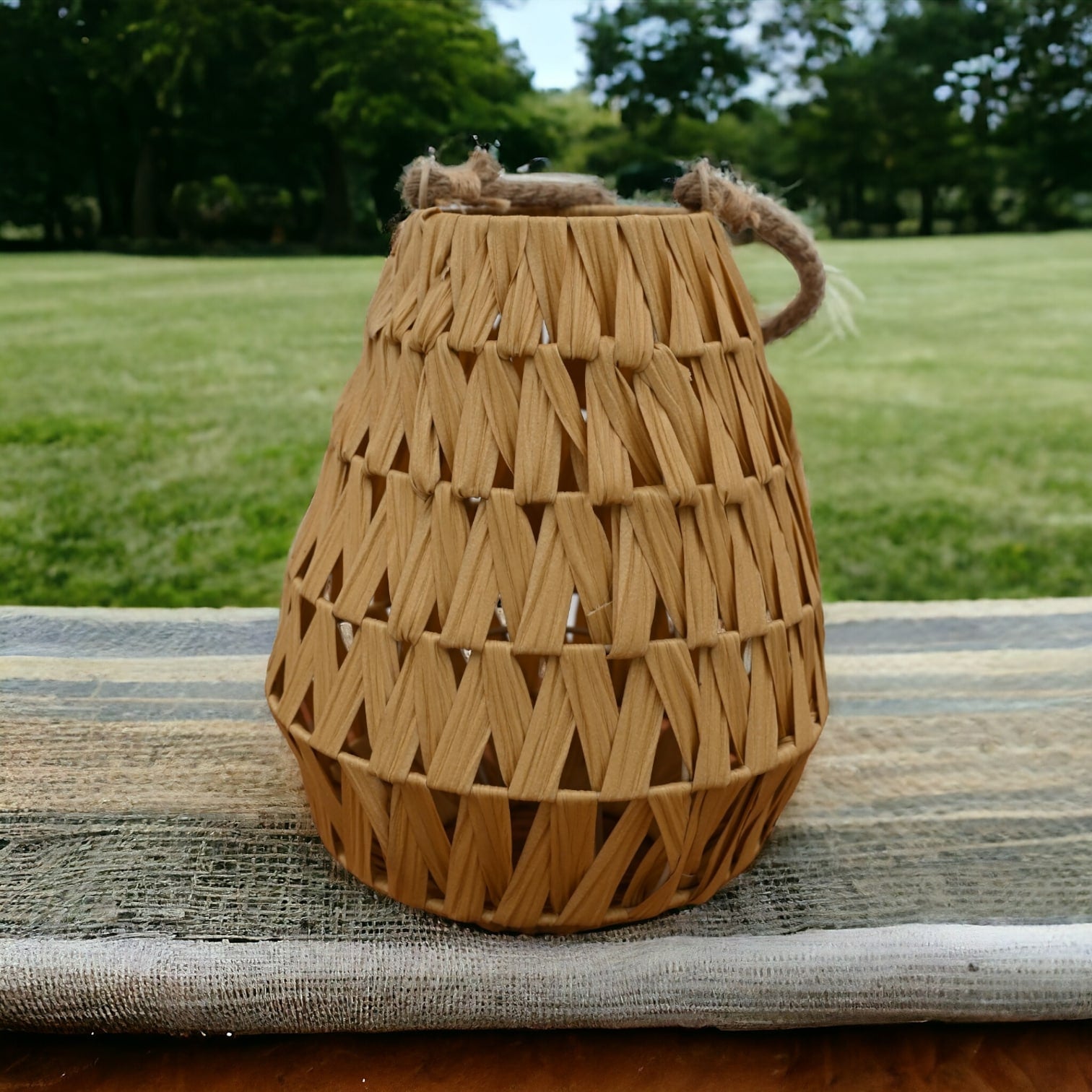 Woven lamp, outdoor lamp